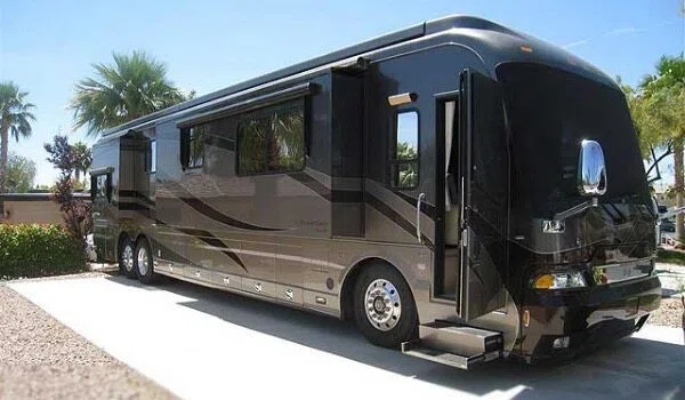 Top 10 Most Luxurious Coaches in the World _ National Coach Network2 Top 10 Most Luxurious Coaches in the World _ National Coach Network2