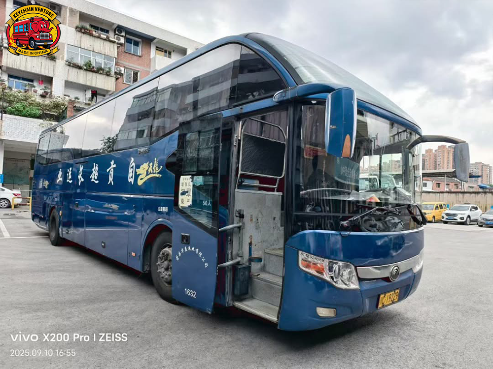 Yutong ZK6122 Blue1