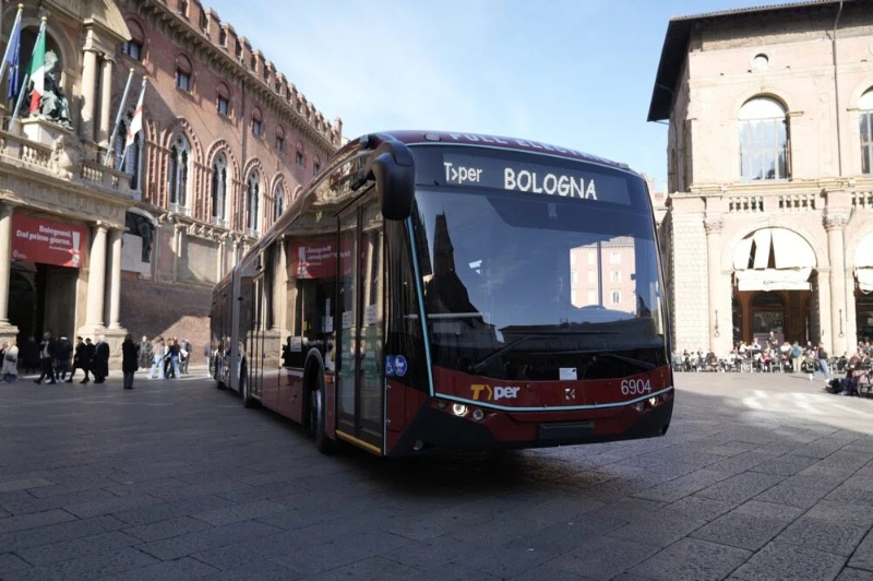 Italy Karsan Delivers 18-Metre e-ATA Electric Bus to Bologna _ Bus-News Italy Karsan Delivers 18-Metre e-ATA Electric Bus to Bologna _ Bus-News