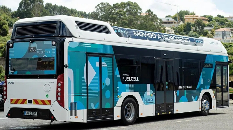 Toyota Europe co-brands zeroemission buses with CaetanoBus