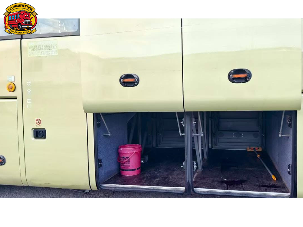 Yutong ZK6120.4