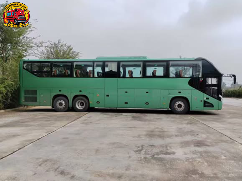 Yutong ZK6137 Green1