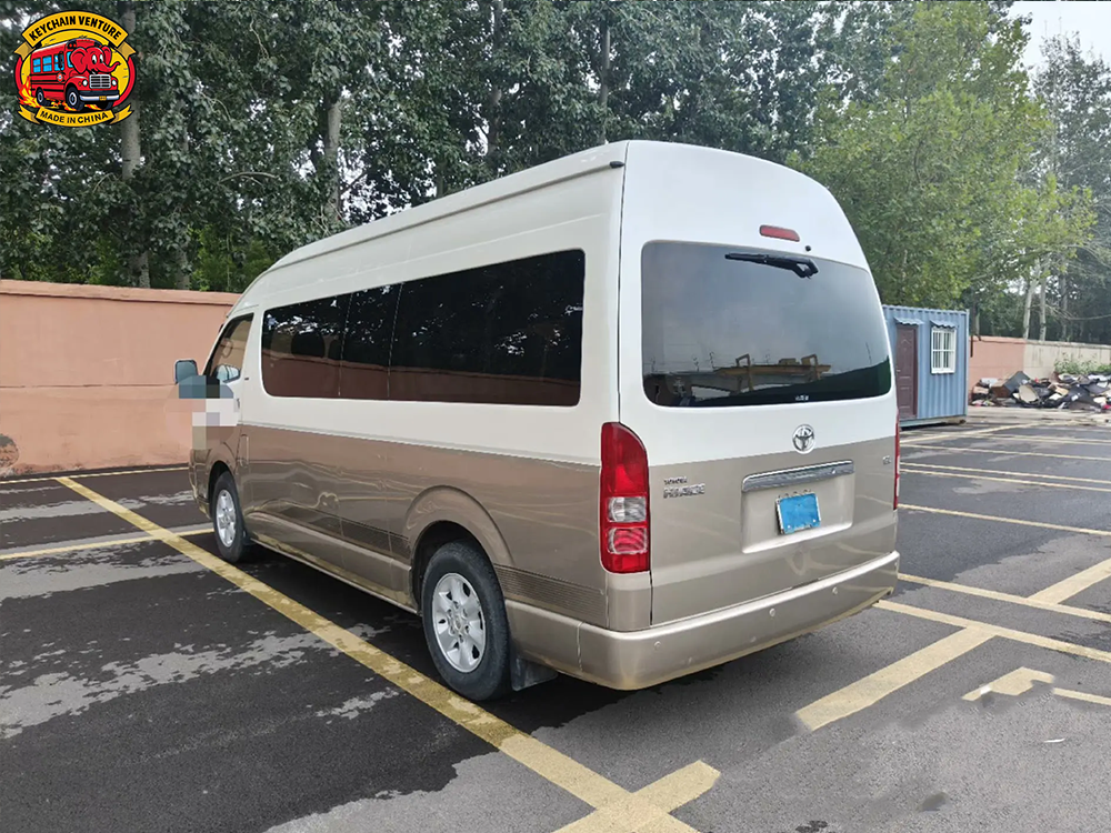 TOYOTA Hiace