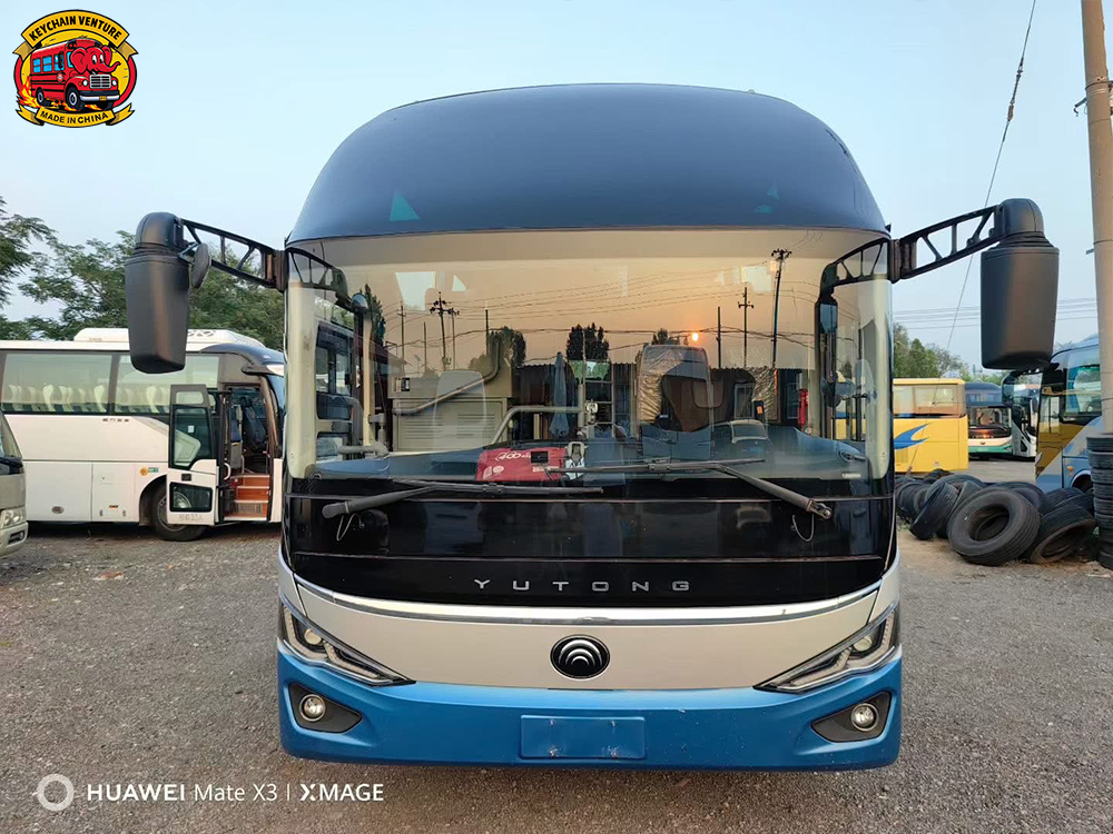 Yutong ZK6137.2