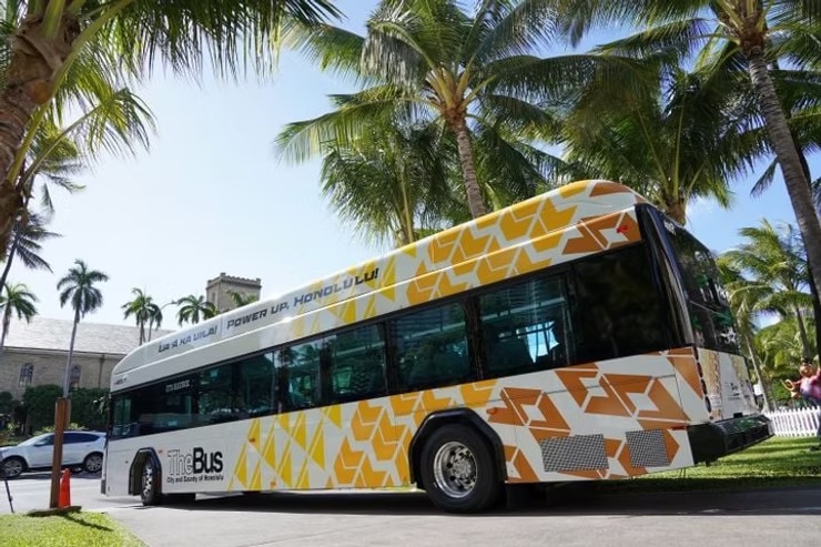 Honolulu's TheBus Looks to Bring Zero Emissions to The Island, Launches New Light Rail System &ndash; Gillig