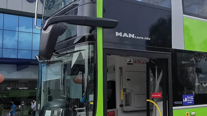 Sliding Door Bus